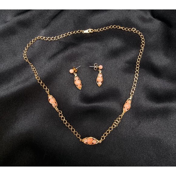 Vintage AVON 1990s Gold Tone Chain Necklace & Earrings Set With Peach Beads - Picture 3 of 5